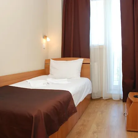 Liliacul Hotel 3*