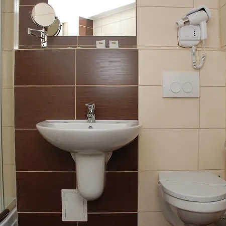 Hotel Liliacul 3*